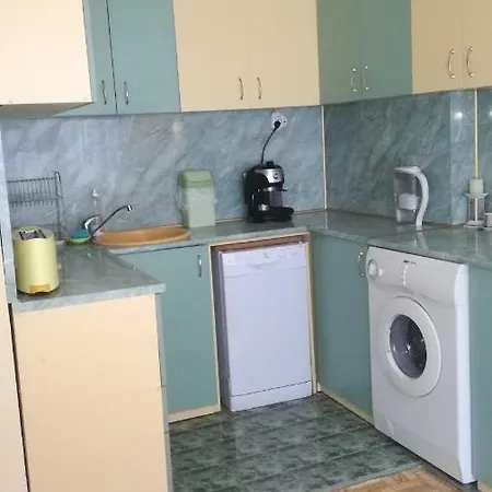 Илияна Apartment *